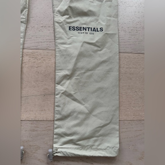 NWOT Fear of God Essentials Nylon  Track Pant Size S pistachio - Picture 5 of 11